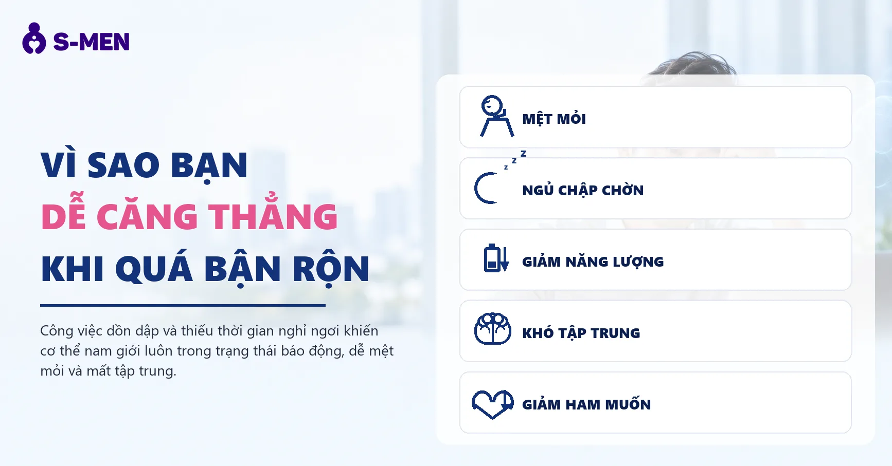 Người đàn ông mệt mỏi bên laptop, đồ hoạ hormone cortisol mờ phía sau